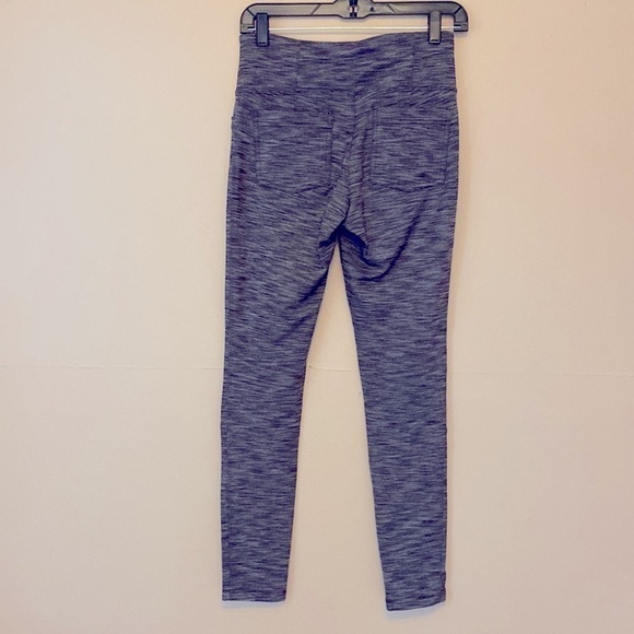 Athleta gray marled leggings. Wide 4” waistband. Size Small
C - Picture 8 of 12